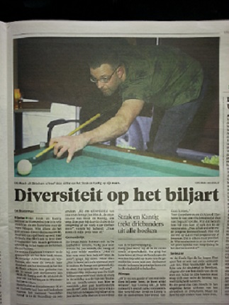 Krantenartikel Strak Kantig